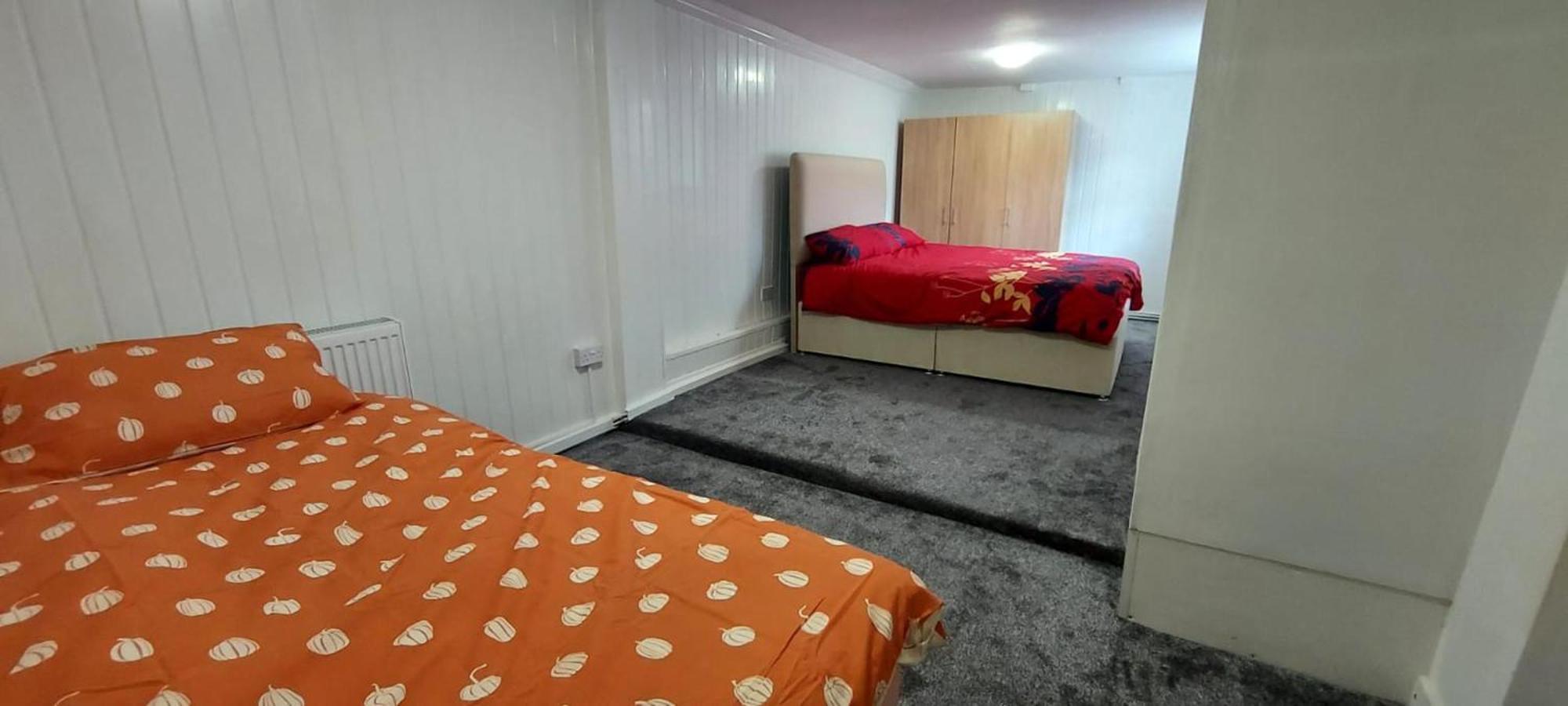 Lovely 3-Bed Apartment In Parkgate Rotherham Exterior foto